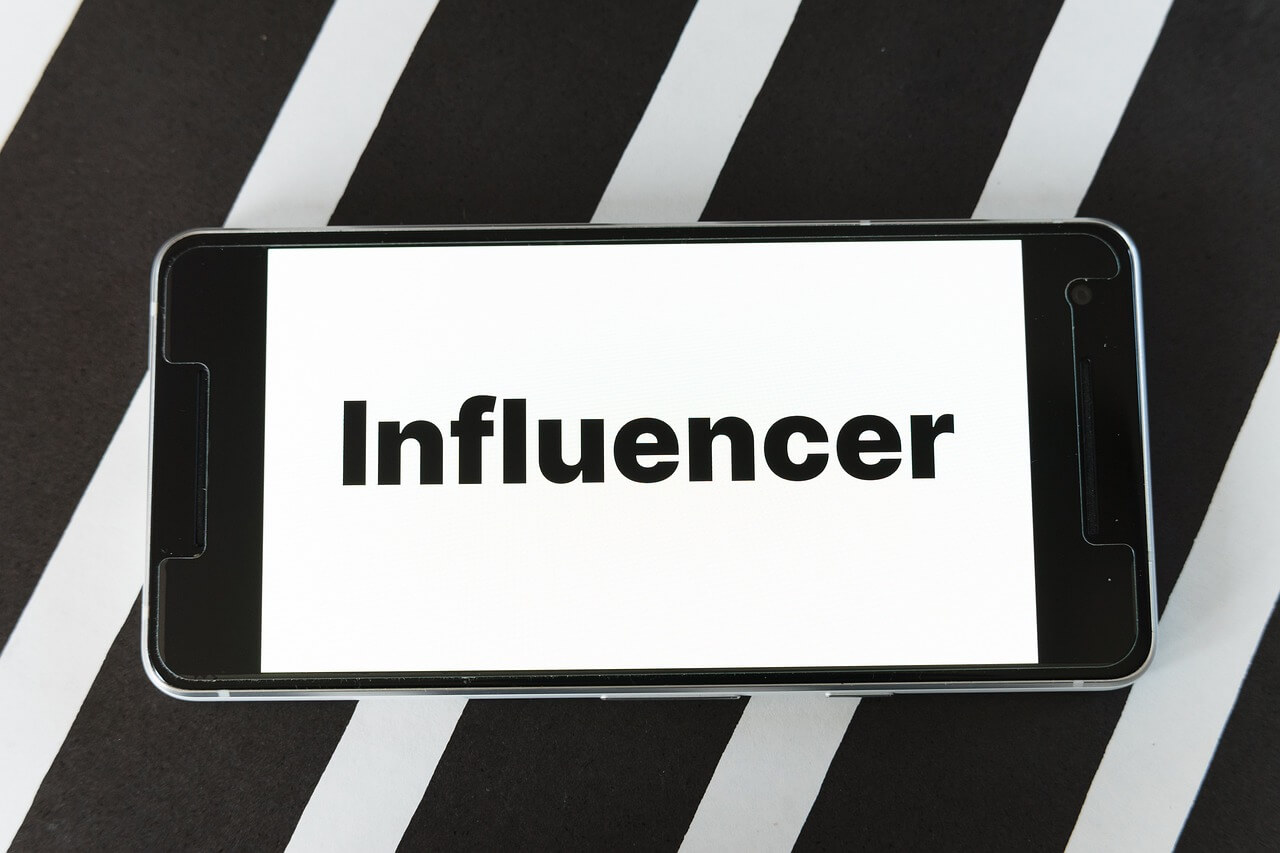 How to Leverage Influencer Marketing: Essential Guide